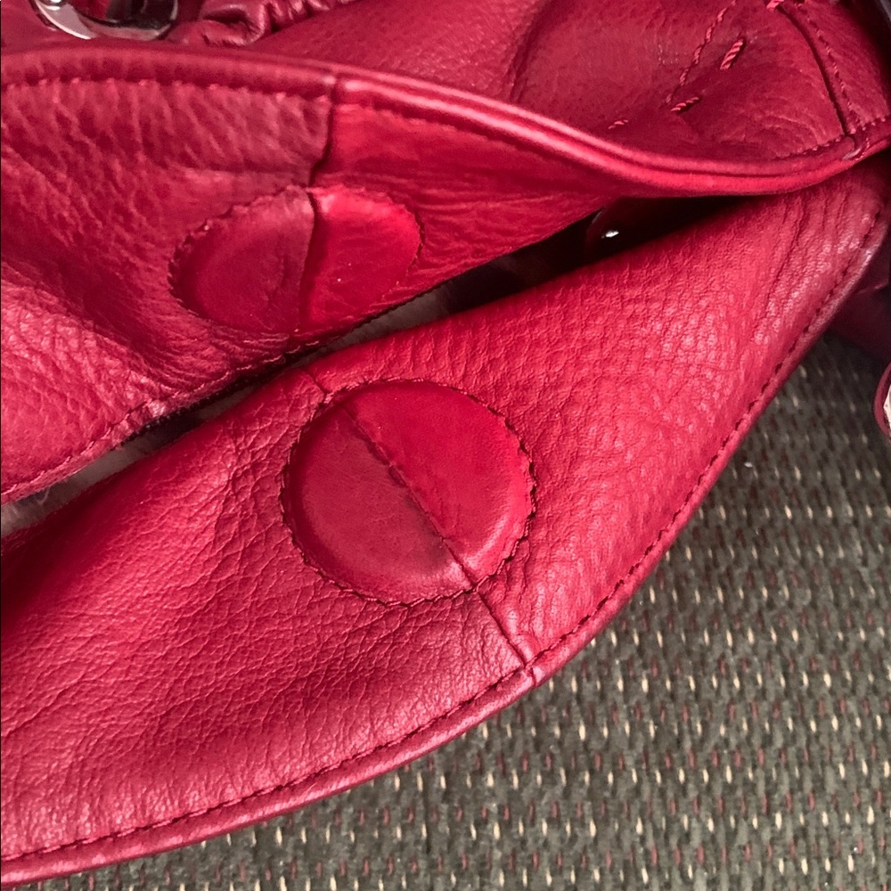 B Makowsky Elegant Burgundy Leather Handbag with Dustbag - Picture 13 of 16